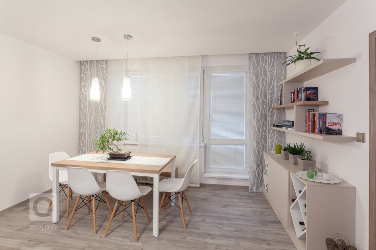 add picture to album