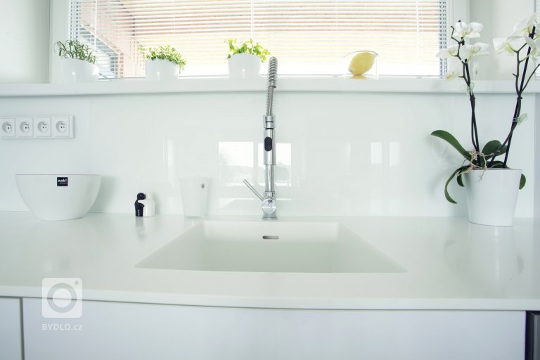 add picture to album