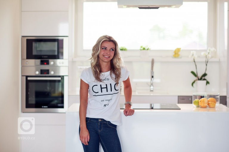 add picture to album