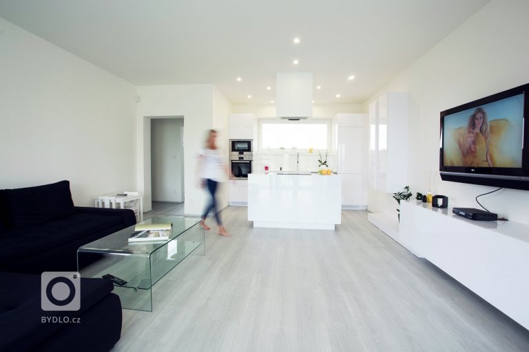 add picture to album