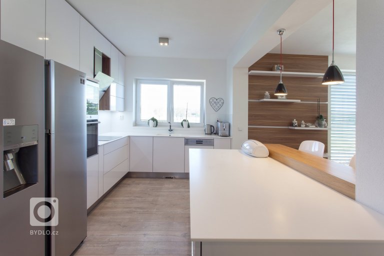 add picture to album