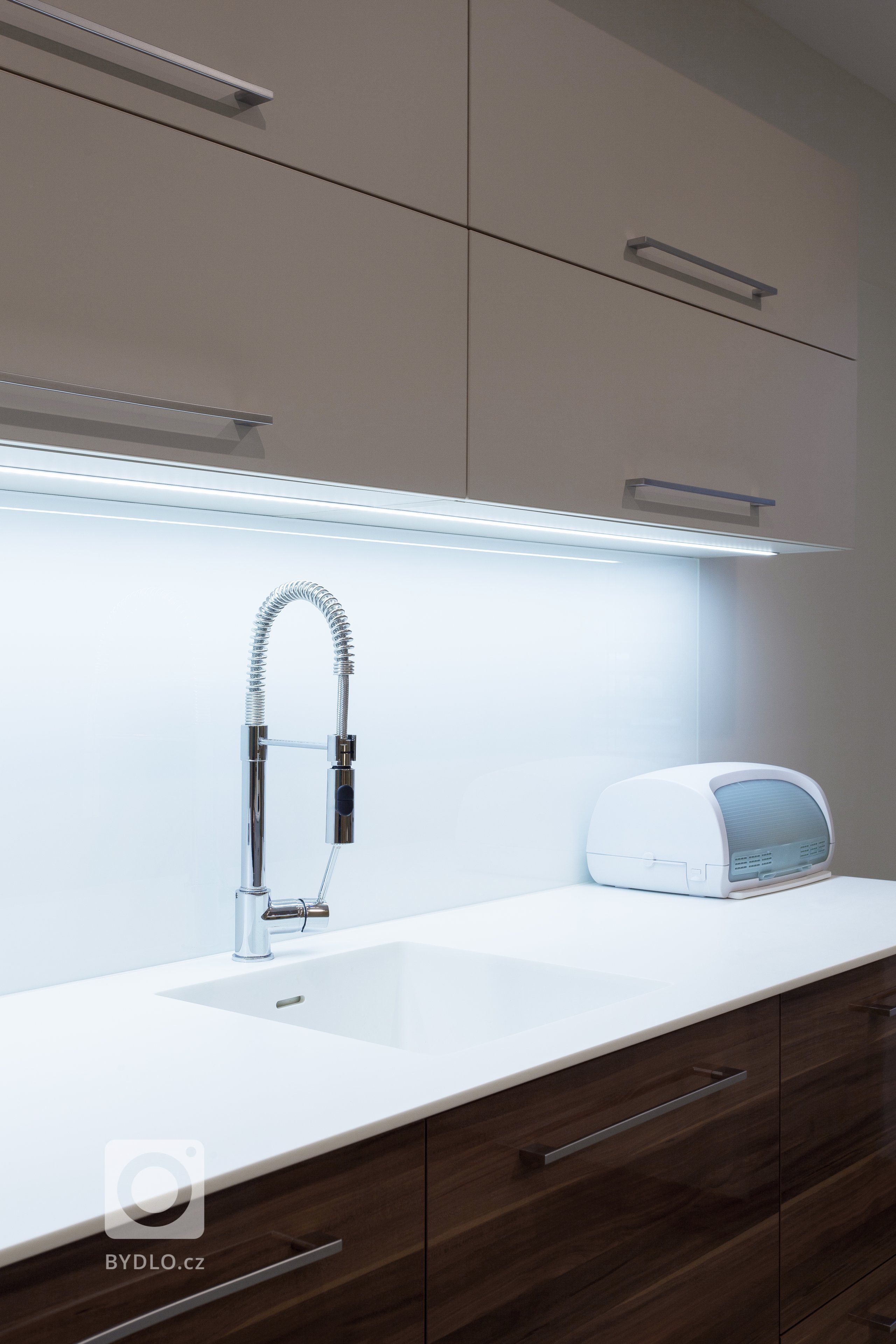 K navržení interiéru nové dřevostavby rodinného domu oslovila ateliér Ideacollective mladá rodina z Uherského Hradiště.

Hlavní část domu tvoří velkolepý…