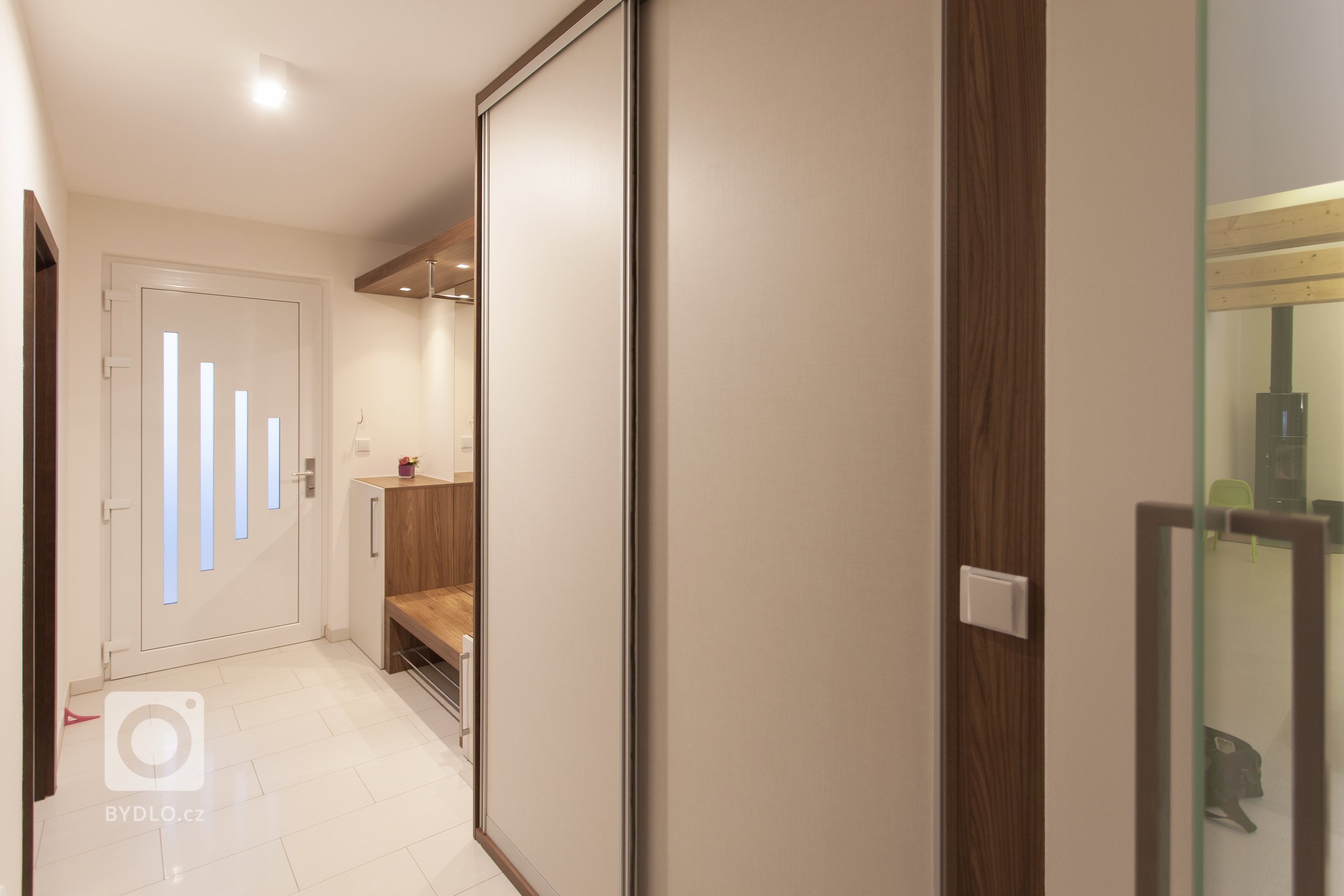 K navržení interiéru nové dřevostavby rodinného domu oslovila ateliér Ideacollective mladá rodina z Uherského Hradiště.

Hlavní část domu tvoří velkolepý…