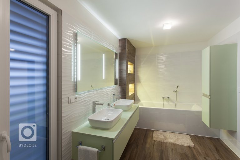 add picture to album