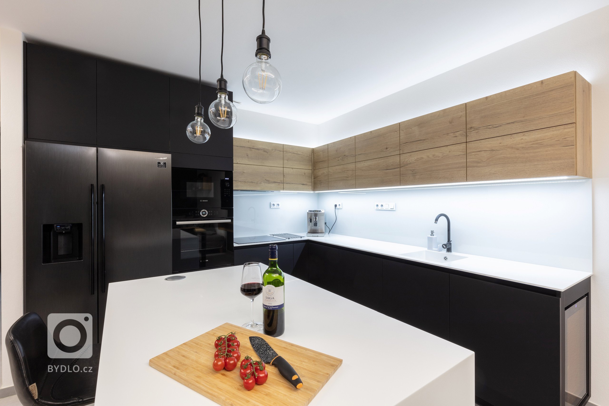 Investor nás oslovil&nbsp;s přáním navrhnout&nbsp;interiér&nbsp;pro&nbsp;novostavbu&nbsp;rodinného domu ve&nbsp;Starém Městě.&nbsp;Požadavkem mladého páru bylo…