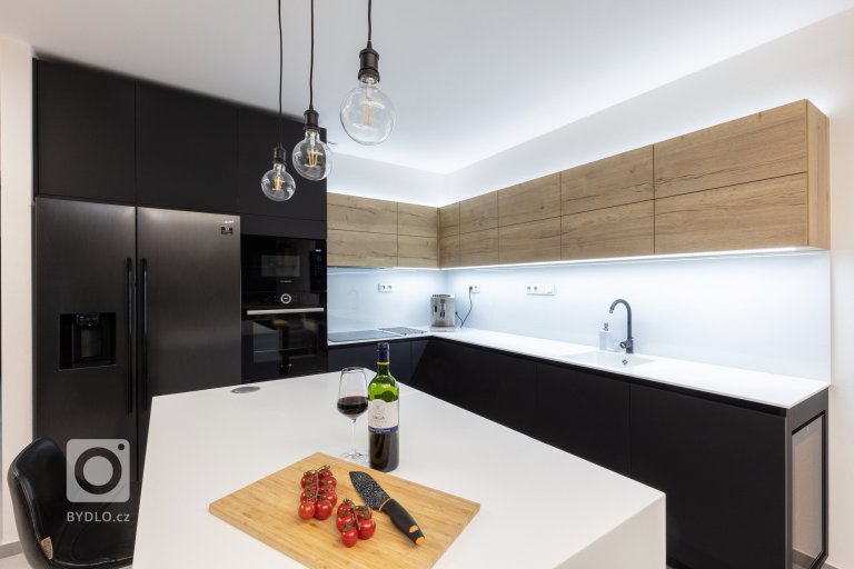 add picture to album