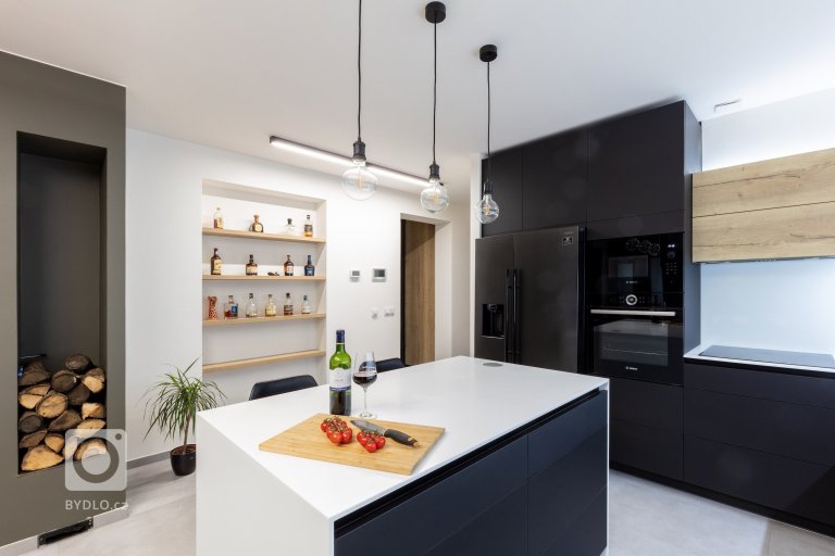 add picture to album