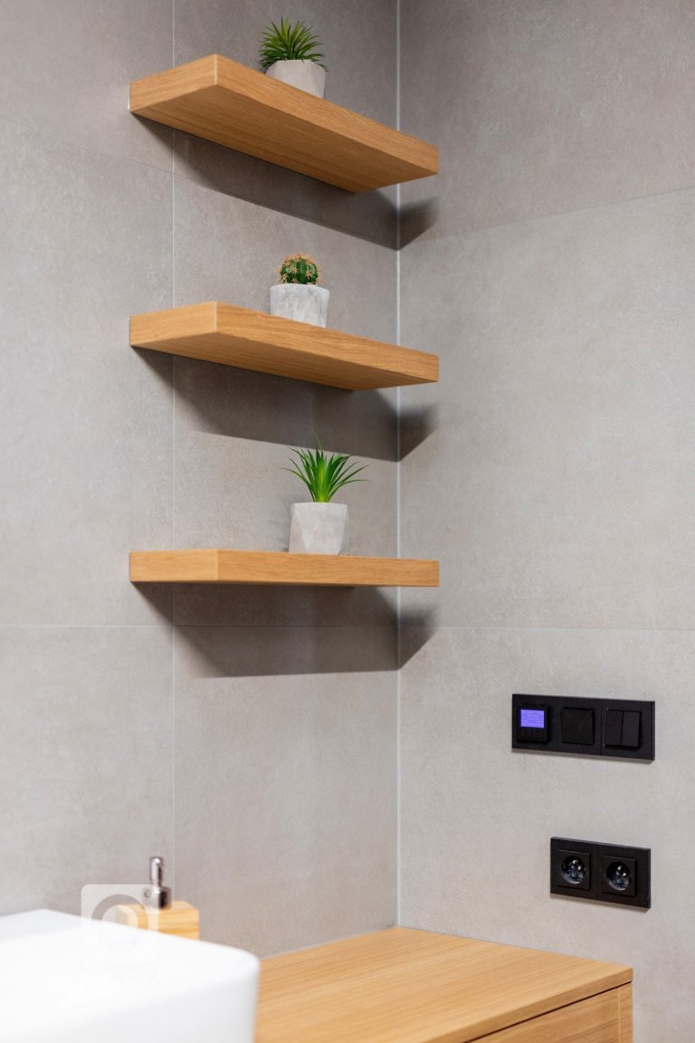 add picture to album