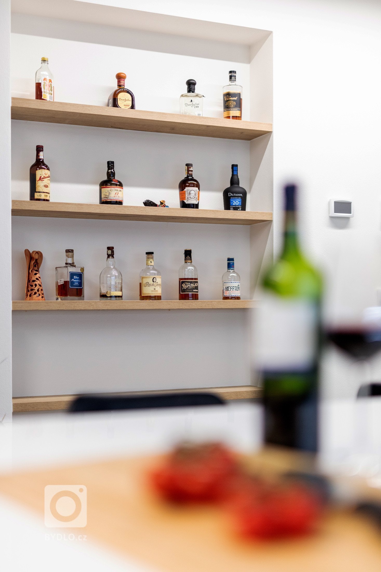 Investor nás oslovil&nbsp;s přáním navrhnout&nbsp;interiér&nbsp;pro&nbsp;novostavbu&nbsp;rodinného domu ve&nbsp;Starém Městě.&nbsp;Požadavkem mladého páru bylo…