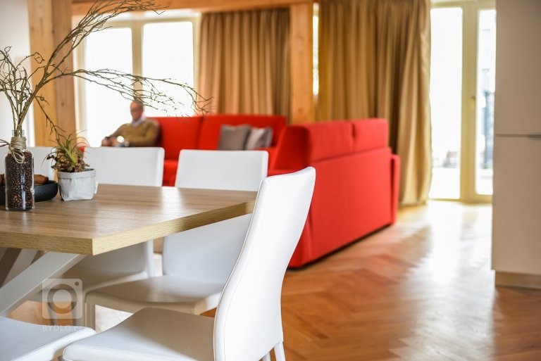 add picture to album