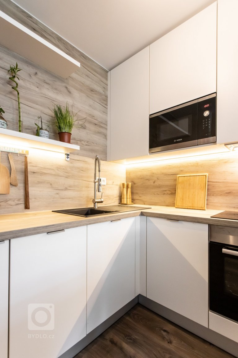 add picture to album