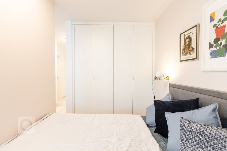 add picture to album