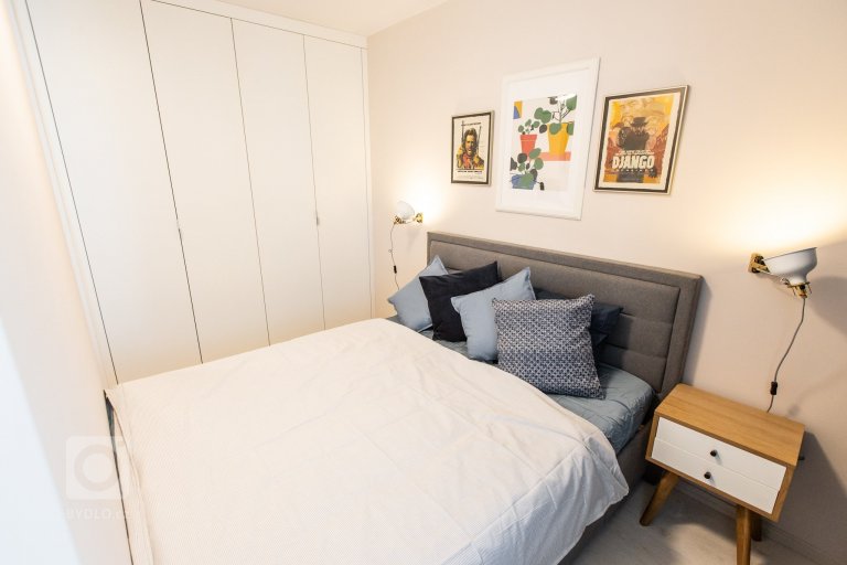 add picture to album