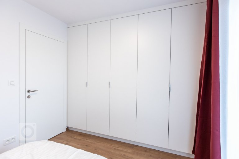 add picture to album