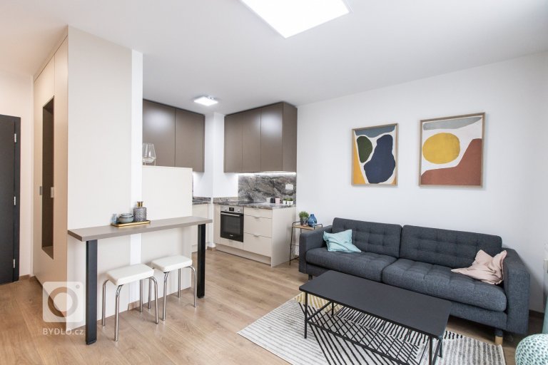 add picture to album