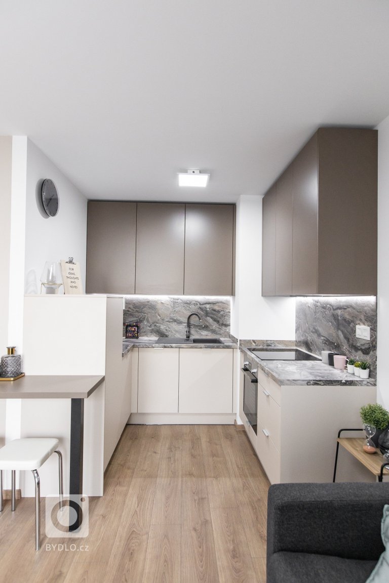 add picture to album