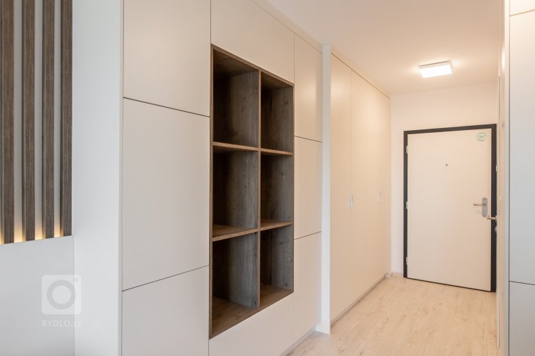 add picture to album