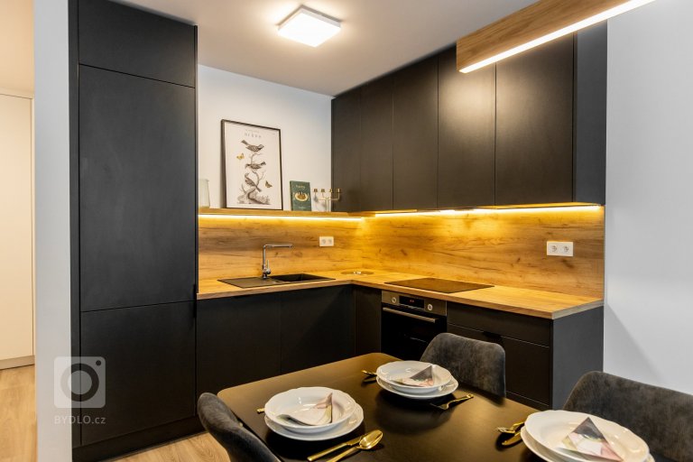 add picture to album