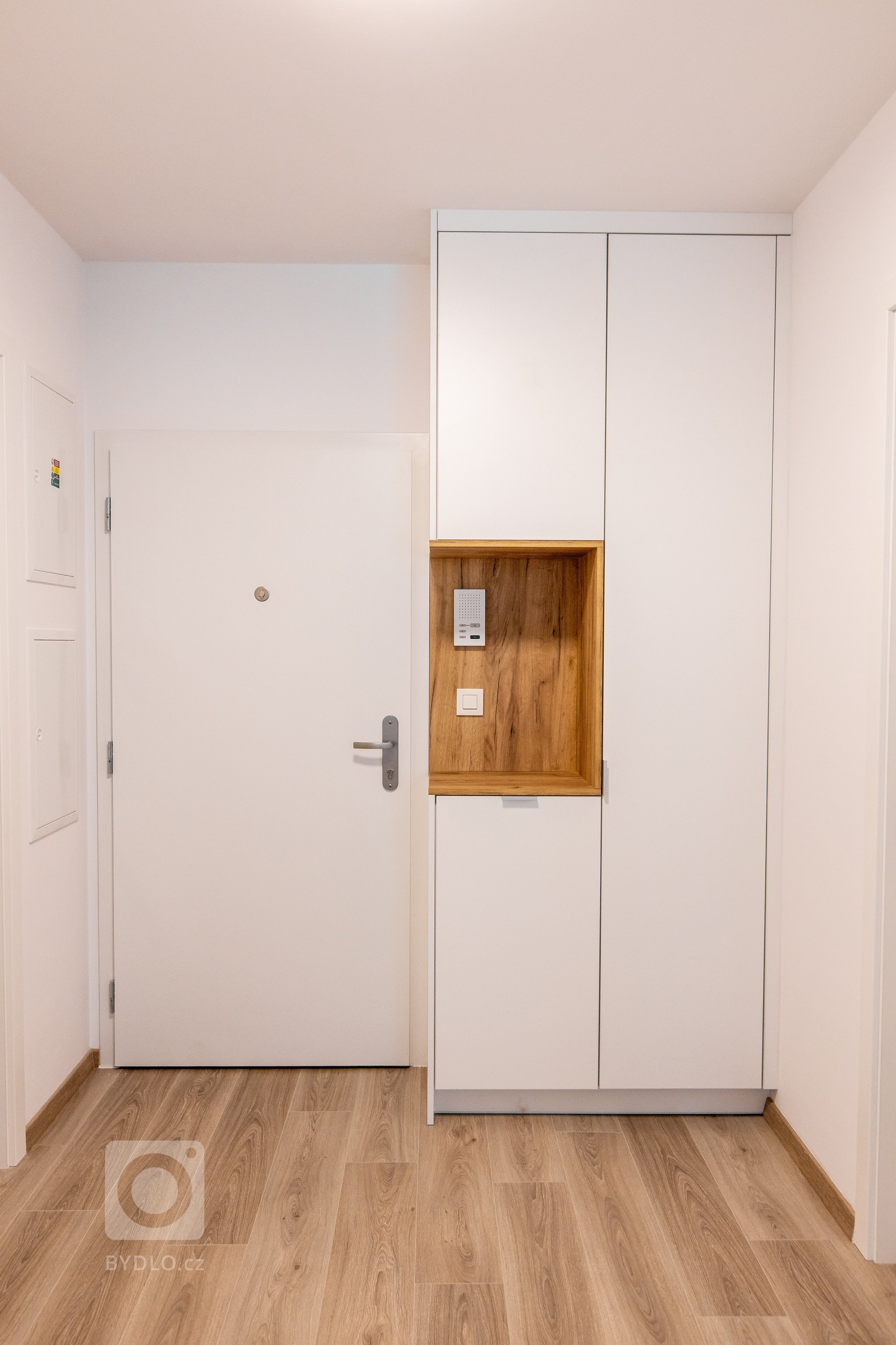 Antracitova kuchyna s obyvačkou - Malé Krasňany