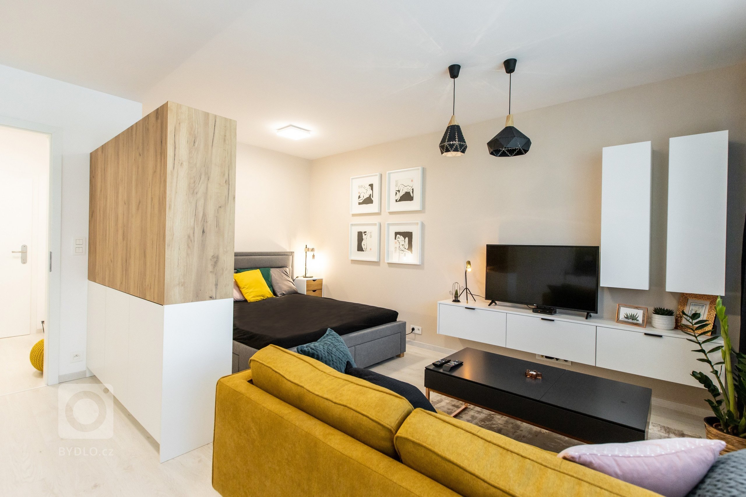 Apartmán v developerskom projekte Malé Krasňany, ktorý poníma obývaciu izbu, spálňu, aj kuchyňu v jednom priestore, no napriek tomu je táto realizácia krásna a…