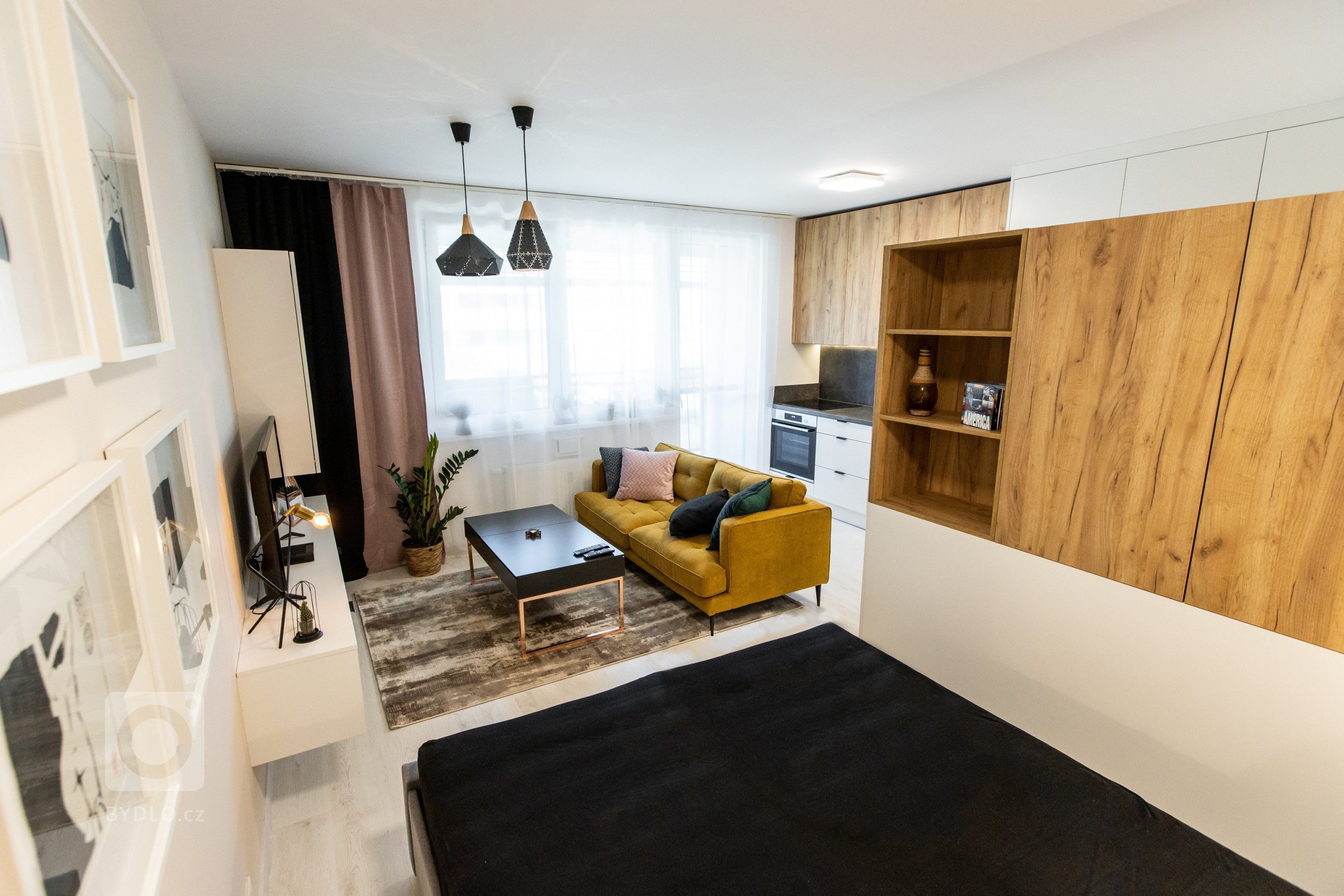 Apartmán v developerskom projekte Malé Krasňany, ktorý poníma obývaciu izbu, spálňu, aj kuchyňu v jednom priestore, no napriek tomu je táto realizácia krásna a…