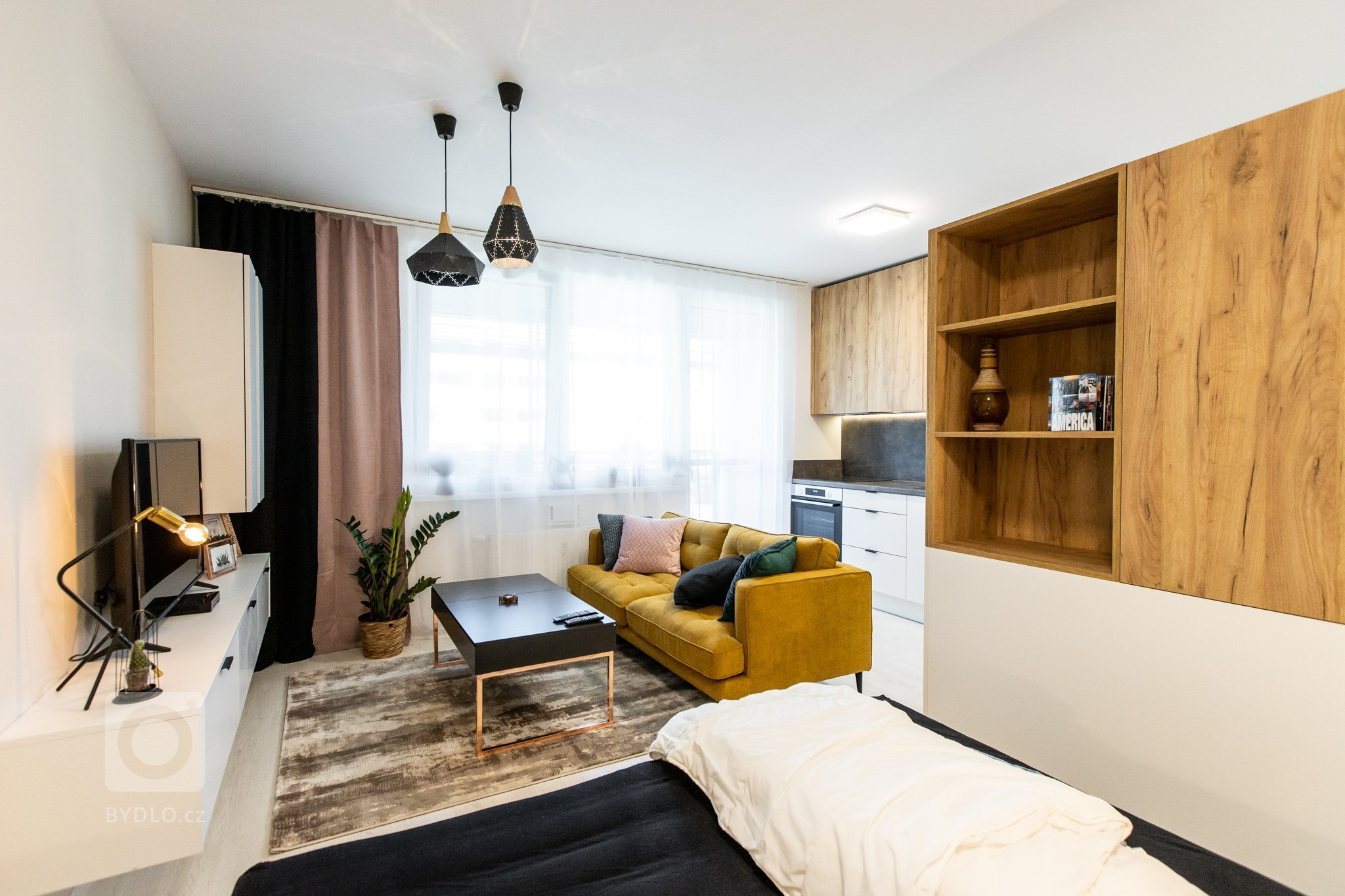 Apartmán v developerskom projekte Malé Krasňany, ktorý poníma obývaciu izbu, spálňu, aj kuchyňu v jednom priestore, no napriek tomu je táto realizácia krásna a…