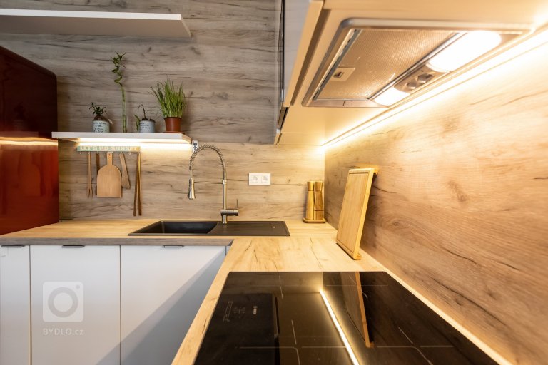 add picture to album