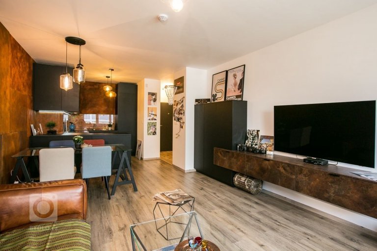 add picture to album