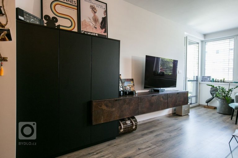 add picture to album