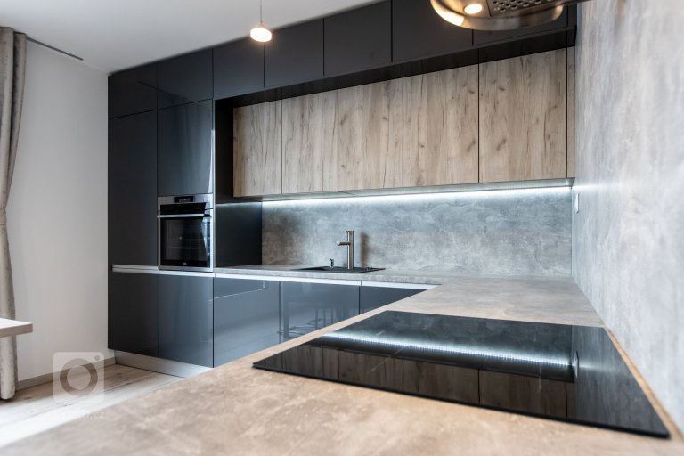 add picture to album