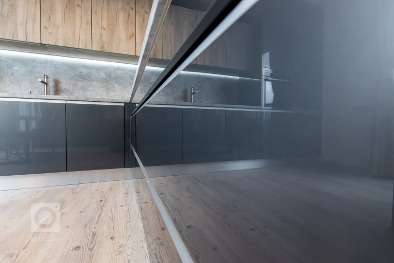 add picture to album