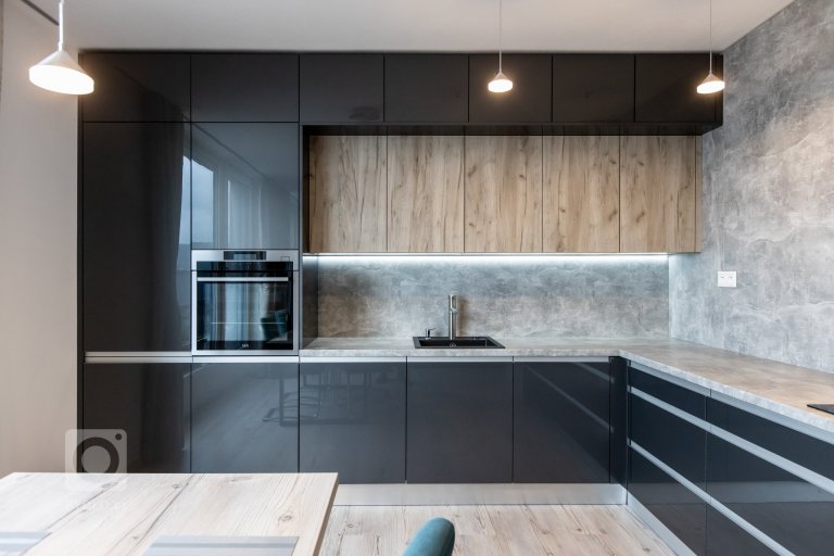 add picture to album