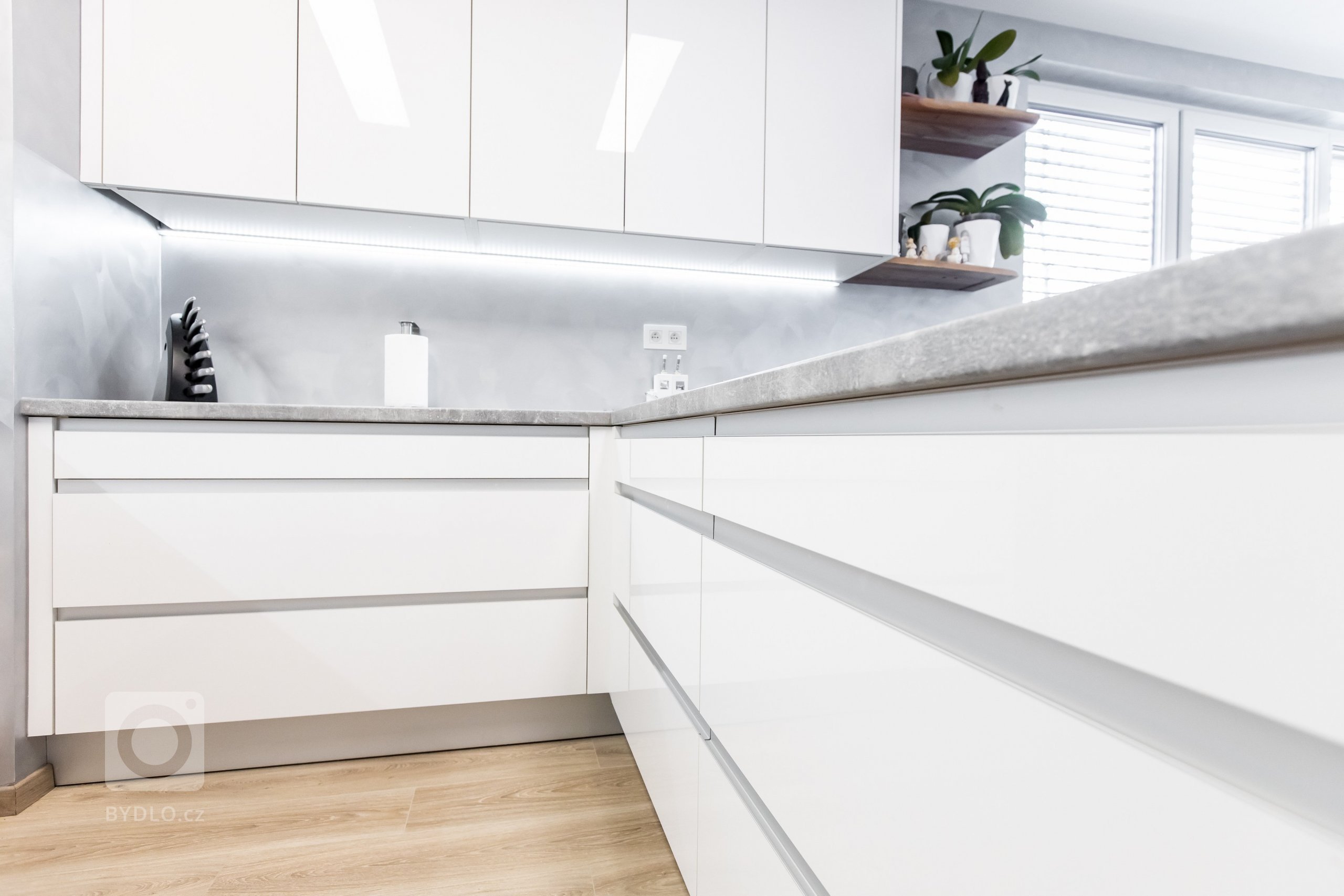 Pre niekoho sterilné nemocničné prostredie &ndash; pre nás a majiteľa tejto krásnej kuchyne je to stelesnenie čistoty a minimalizmu. Na rozbitie tohto dizajnu…