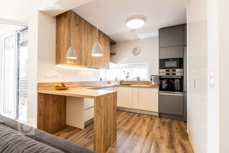 add picture to album