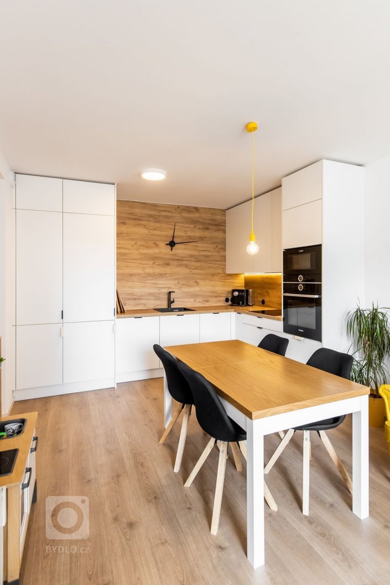 add picture to album