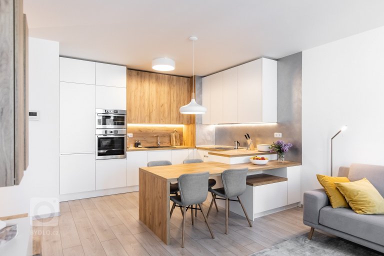 add picture to album