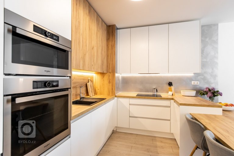 add picture to album