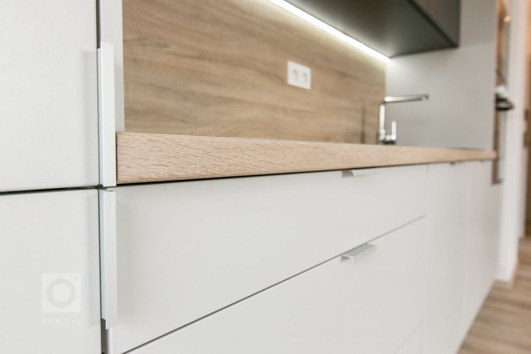 add picture to album