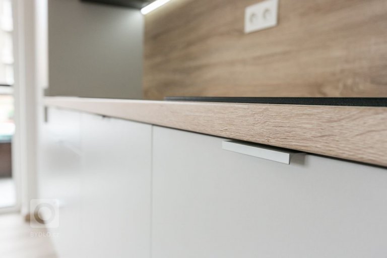 add picture to album