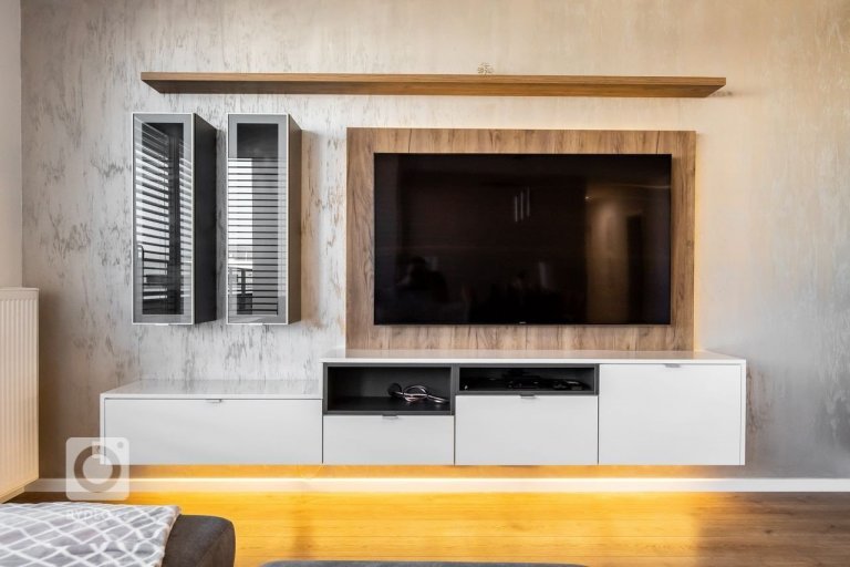 add picture to album