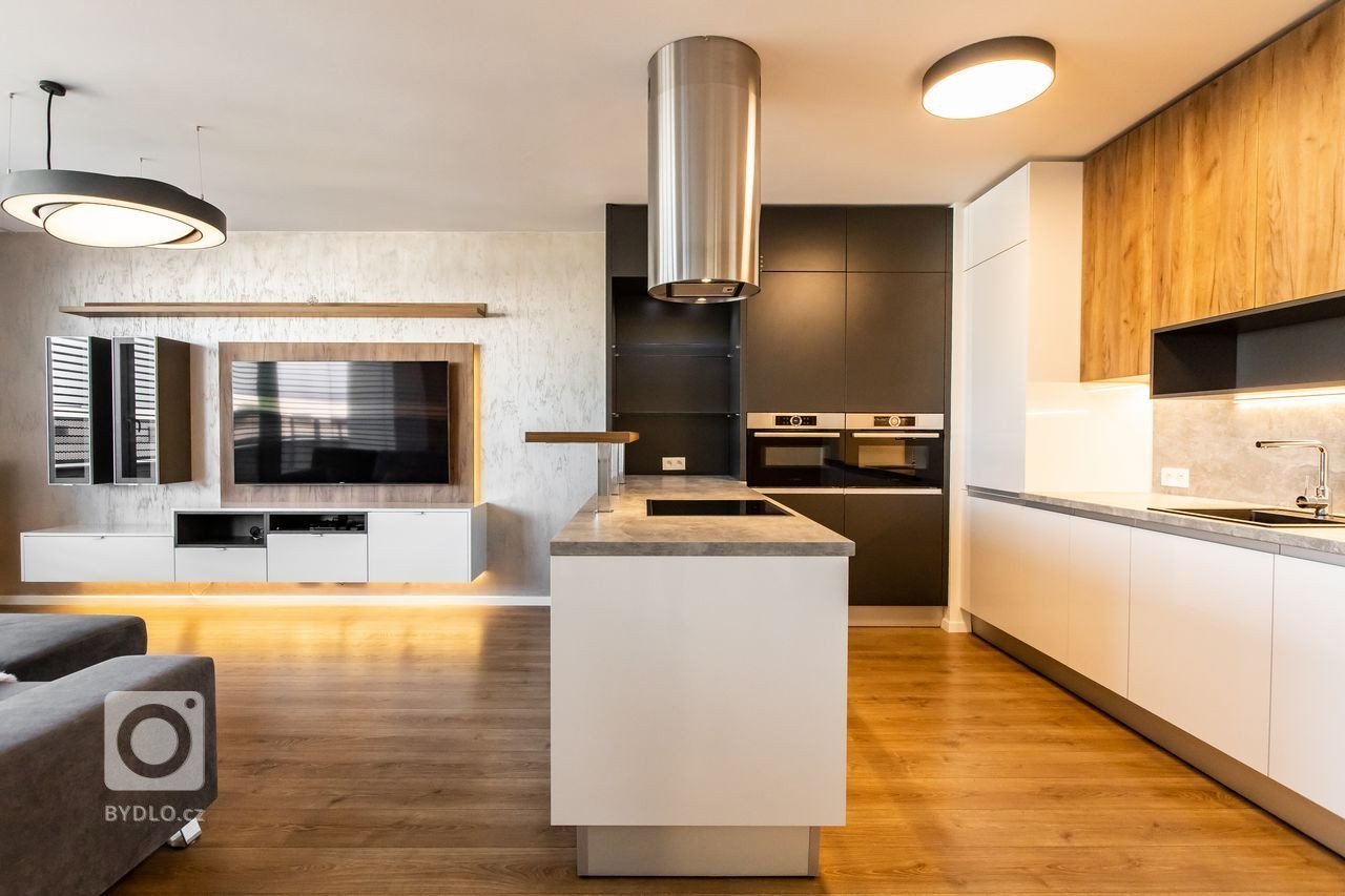 Realizácia kuchyne s obývačkou v industriálnom štýle