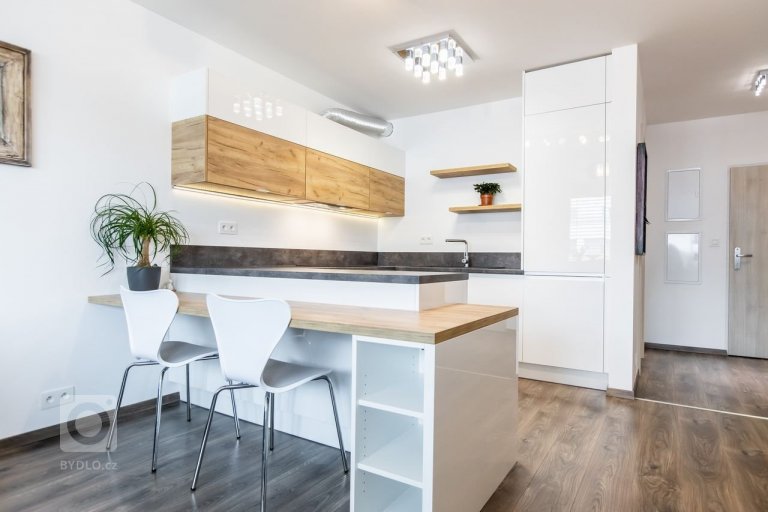 add picture to album