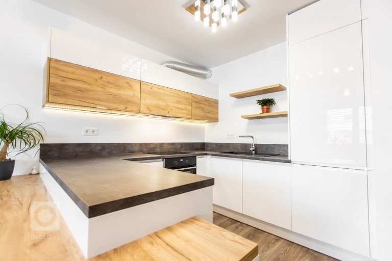 add picture to album