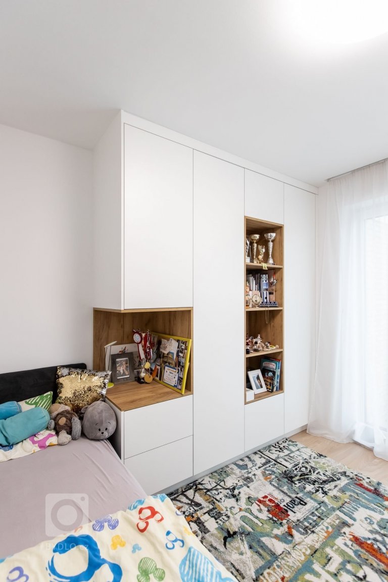 add picture to album