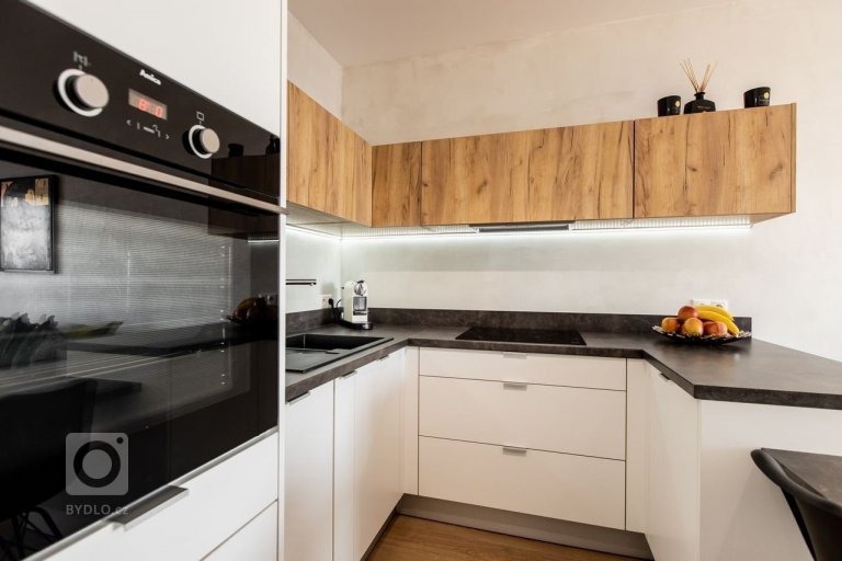 add picture to album