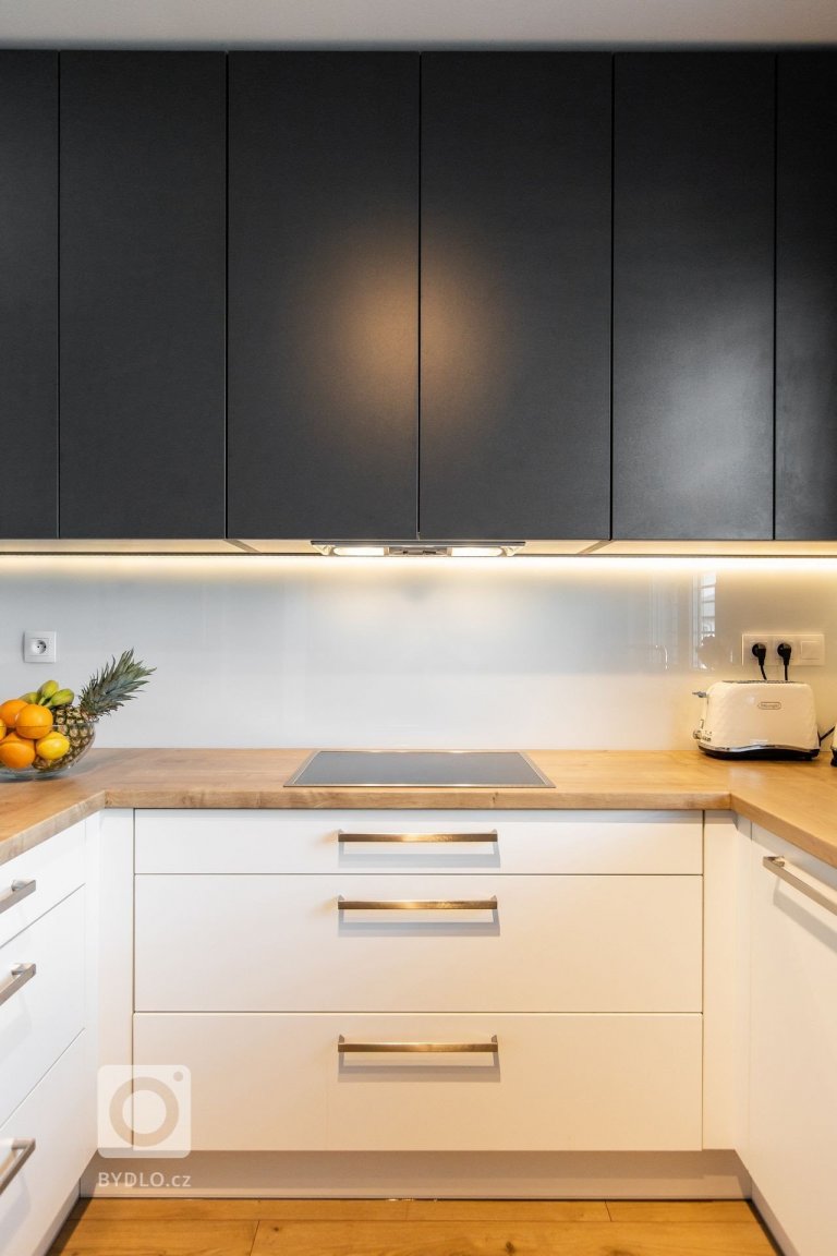 add picture to album