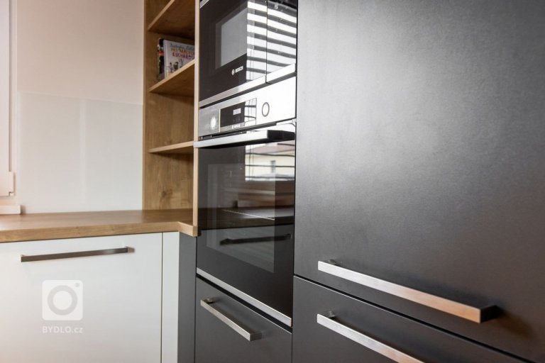 add picture to album