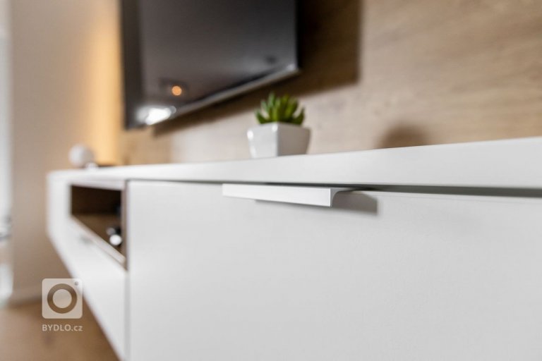 add picture to album