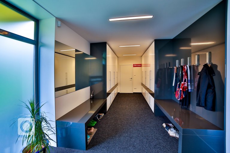 add picture to album