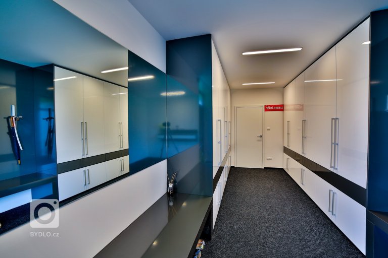 add picture to album